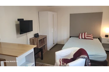 SE RENTA Estudio en Downey en Los Angeles