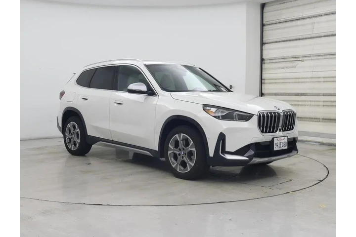 $33998 : BMW X1 2023 AWD xDrive28i 4d image 1