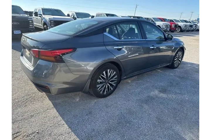 $21200 : Nissan Altima 2024 2.5 SV 4d image 7