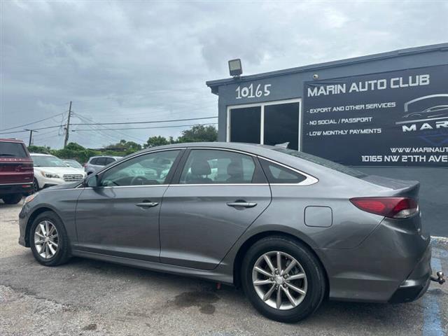 $7850 : 2018 Sonata SE image 8