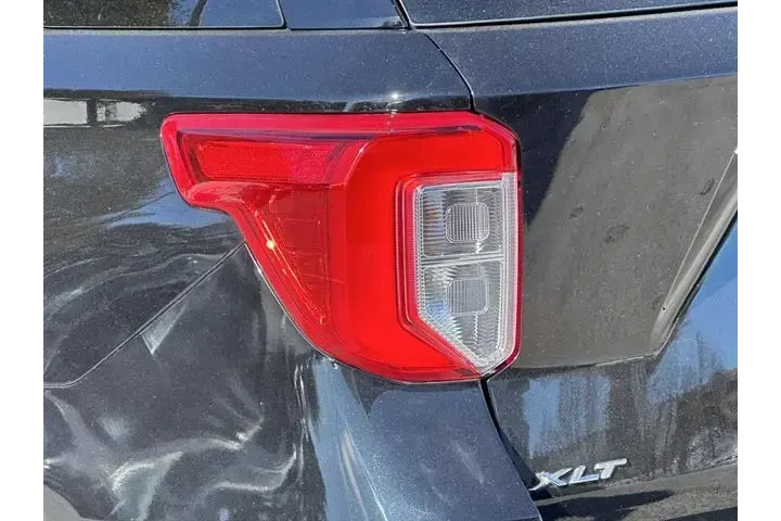 $27944 : Ford Explorer 2023 AWD XLT 4 image 9