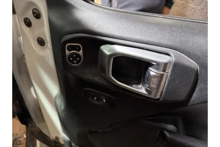 $22907 : Jeep Wrangler Unlimited 2021 image 7