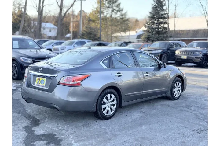 $8500 : 2015 Altima 2.5 image 6