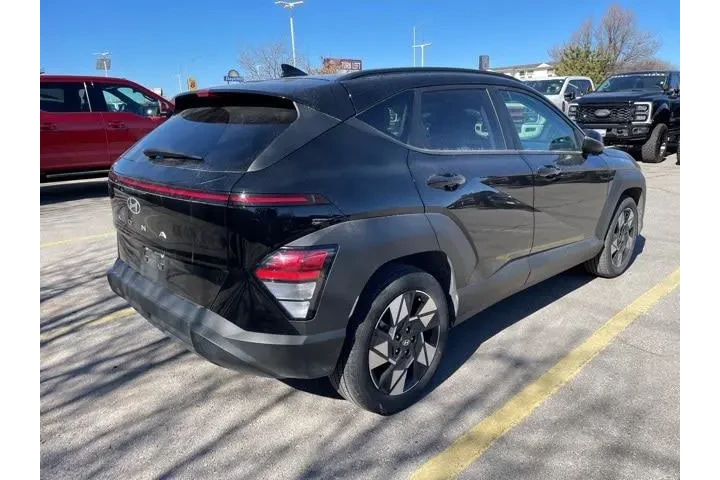 $19900 : Hyundai KONA 2025 SEL 4dr Cr image 6