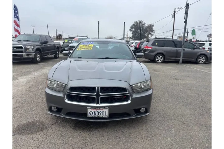$7999 : 2012 Charger SE image 4