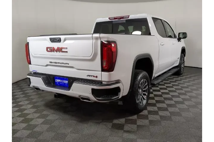 GMC Sierra 1500 2023 4x4 AT4 image 9