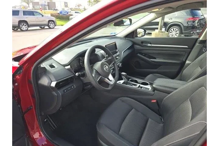 $24500 : Nissan Altima 2021 AWD 2.5 S image 10