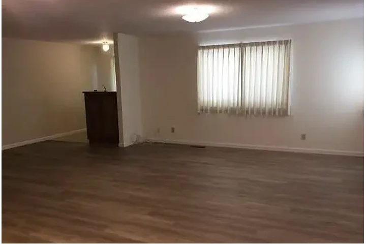 $2000 : AVAILABLE  IN MOUNTAIN VIEW CA image 9