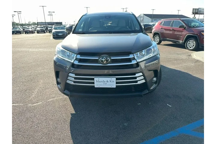 $29997 : 2019 Highlander SE image 1