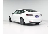 $26998 : Tesla Model 3 2022 4dr Sedan thumbnail