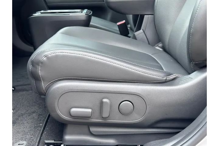 $32717 : Hyundai IONIQ 5 2026 SEL 4dr image 5