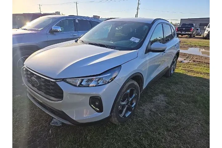 $24433 : Ford Escape 2025 AWD ST-Line image 1