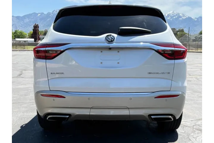 $11900 : 2018 Enclave Essence image 9