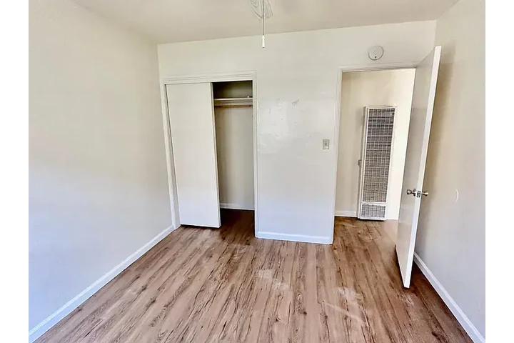 $2400 : Apartment For Rent image 8