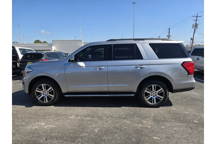 $33492 : Ford Expedition 2022 4x2 XLT image 5