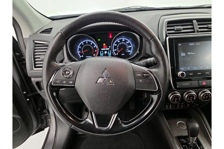 $16998 : Mitsubishi Outlander Sport 2 image 10