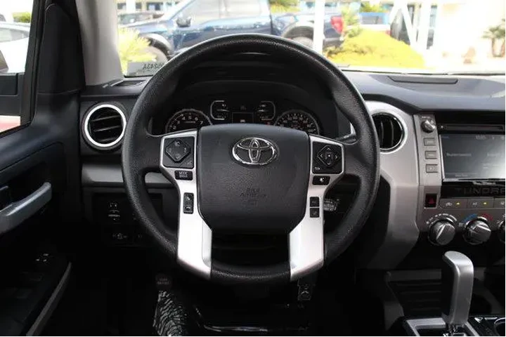 $38155 : Toyota Tundra 2019 4x2 SR5 4 image 4