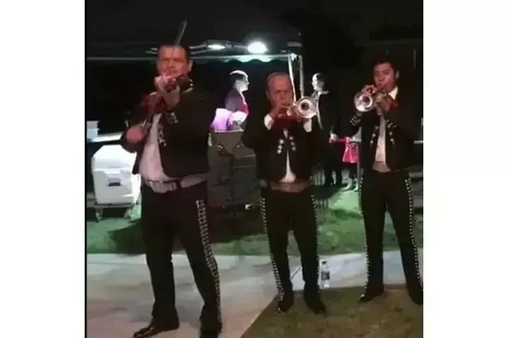 MARIACHI RAZA JALISCIENSE image 4