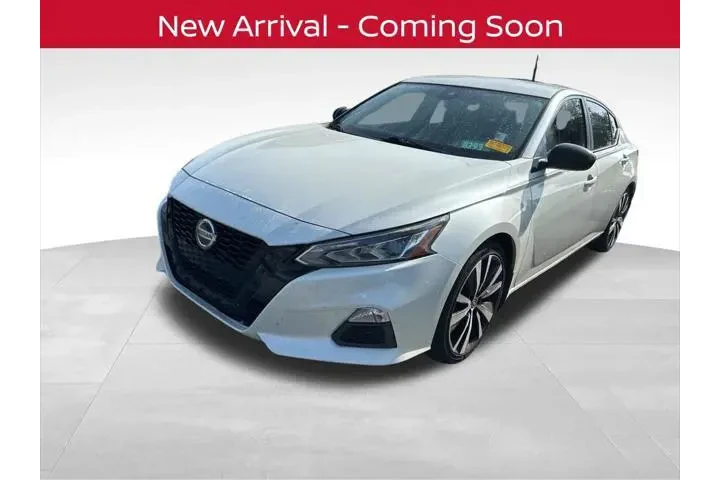 $13786 : Nissan Altima 2020 2.5 SR 4d image 2