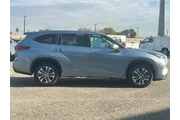 $27990 : Toyota Highlander 2020 XLE 4 thumbnail