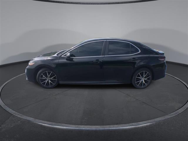 $21000 : PRE-OWNED 2021 TOYOTA CAMRY SE image 5