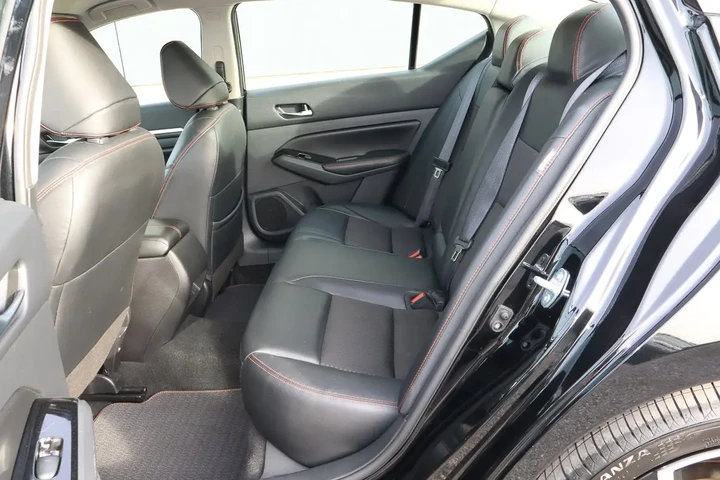 $20488 : 2024 Altima 2.5 SR Sedan image 8