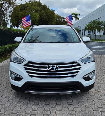 $13400 : 2016 Hyundai Santa fe image 4