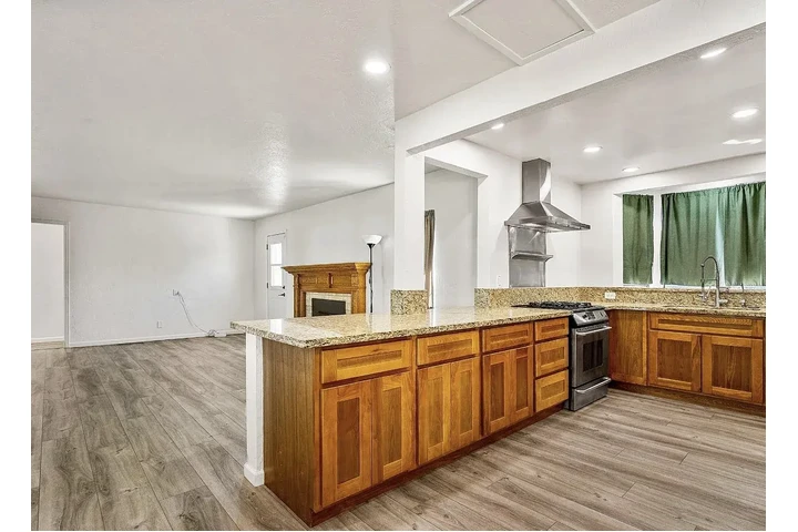 $1450 : 2/bed 1.5/bath Home for Rent image 4