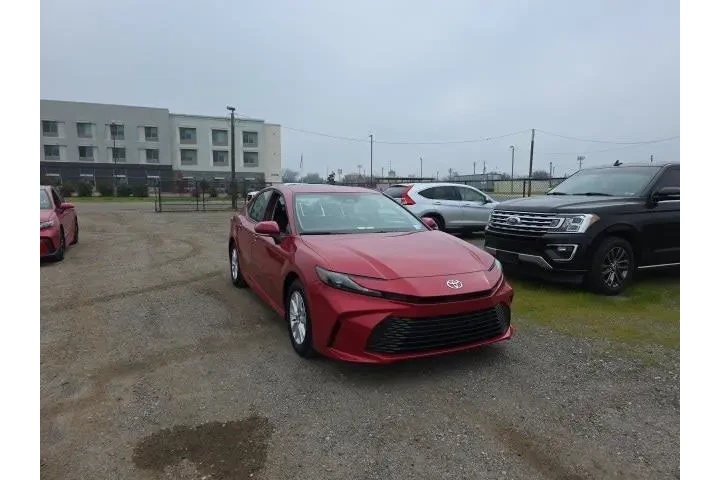 $33900 : Toyota Camry 2026 LE 4dr Sed image 1