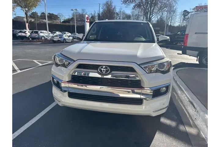 $28987 : Toyota 4Runner 2015 AWD Limi image 4