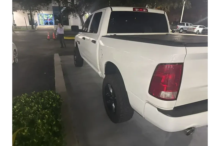 $20936 : Ram 1500 2017 4x2 Express 4d image 7
