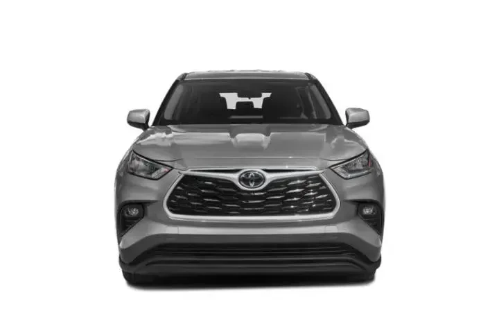 $30993 : Toyota Highlander 2022 LE 4d image 2