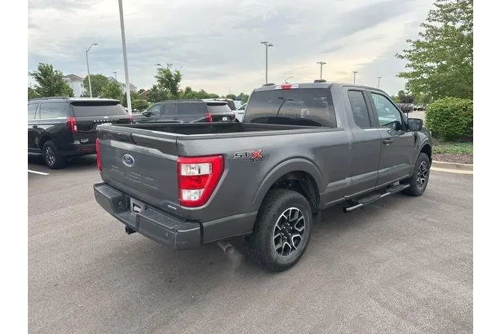 $32500 : Ford F-150 2023 4x4 XLT 4dr image 7
