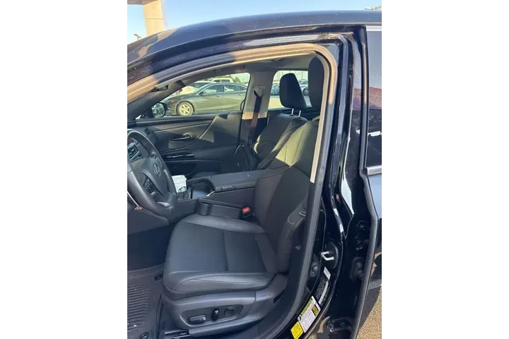 $39620 : Lexus ES 350 2024 4dr Sedan image 6