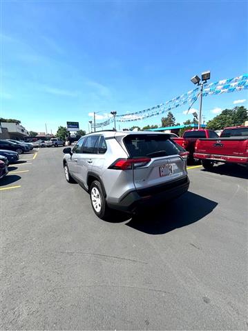 $23889 : 2019 RAV4 LE AWD (Natl) image 8