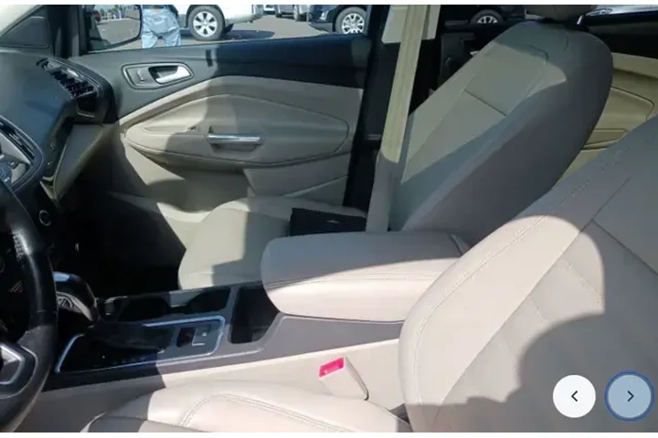 $15950 : Ford Escape 2018 AWD Titaniu image 4