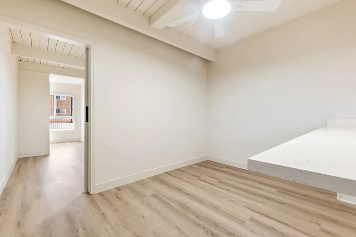 $1850 : Torrance 44 Studio $1,850 image 3