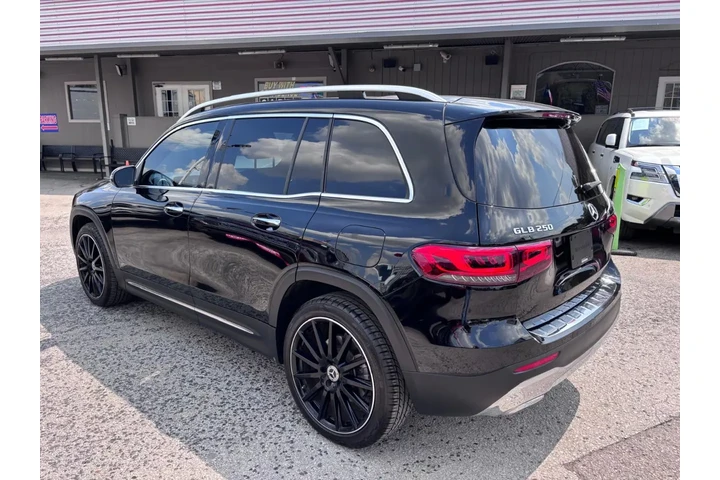 2023 Mercedes-Benz GLB-Class image 4