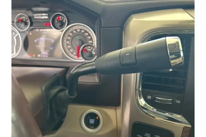 $32360 : Ram 2500 2017 4x4 Laramie 4d image 8