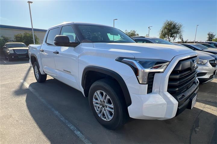 $42800 : Tundra SR5 image 2