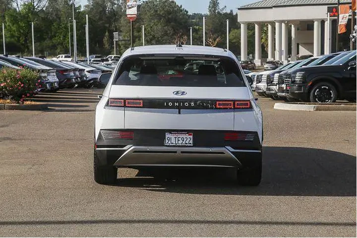 $24991 : Hyundai IONIQ 5 2024 SEL 4dr image 4
