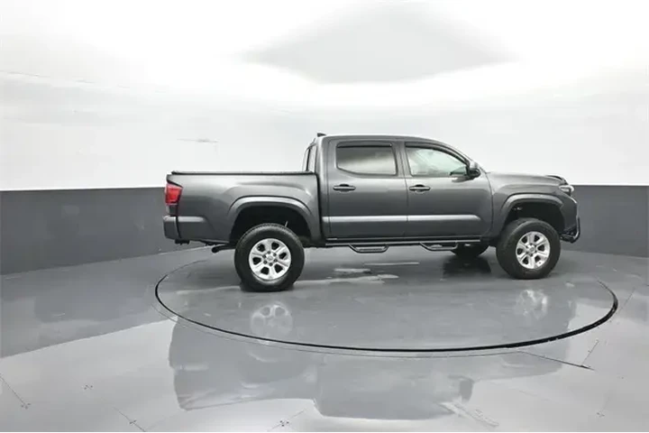 $25961 : Toyota Tacoma 2018 4x4 TRD P image 8