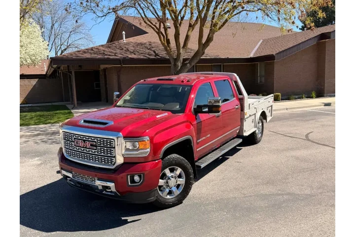 $47777 : 2018 GMC Sierra 3500HD Denali image 1