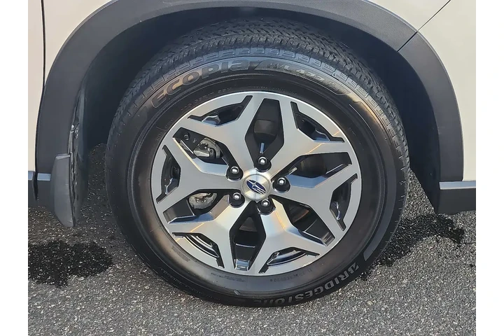 $26929 : Subaru Forester 2023 AWD Pre image 8