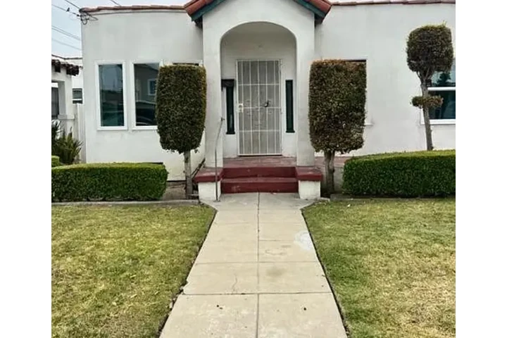 $1625 : HOUSE RENT IN Huntington, CA image 4