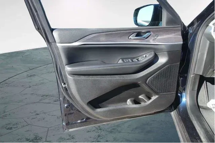 $34590 : Jeep Grand Cherokee L 2023 4 image 9