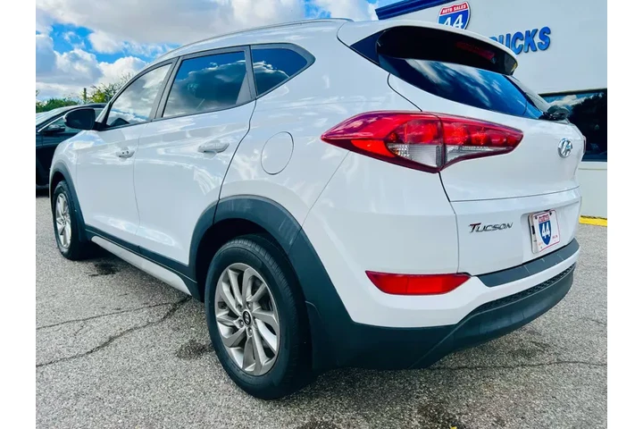 $11995 : 2017 Tucson SE image 5