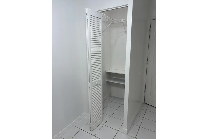 $1300 : Se renta efficiency image 4