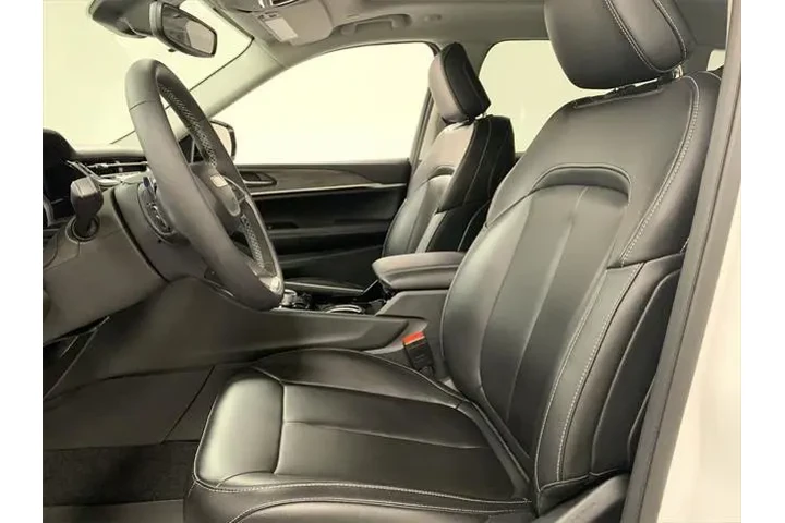 $39775 : Jeep Grand Cherokee 2023 4x4 image 10