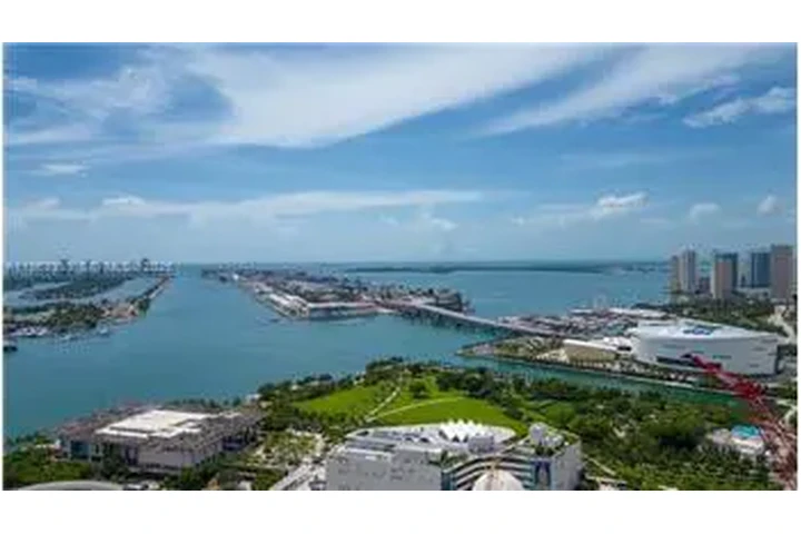 $6900 : Rental property with 2 bedro image 2